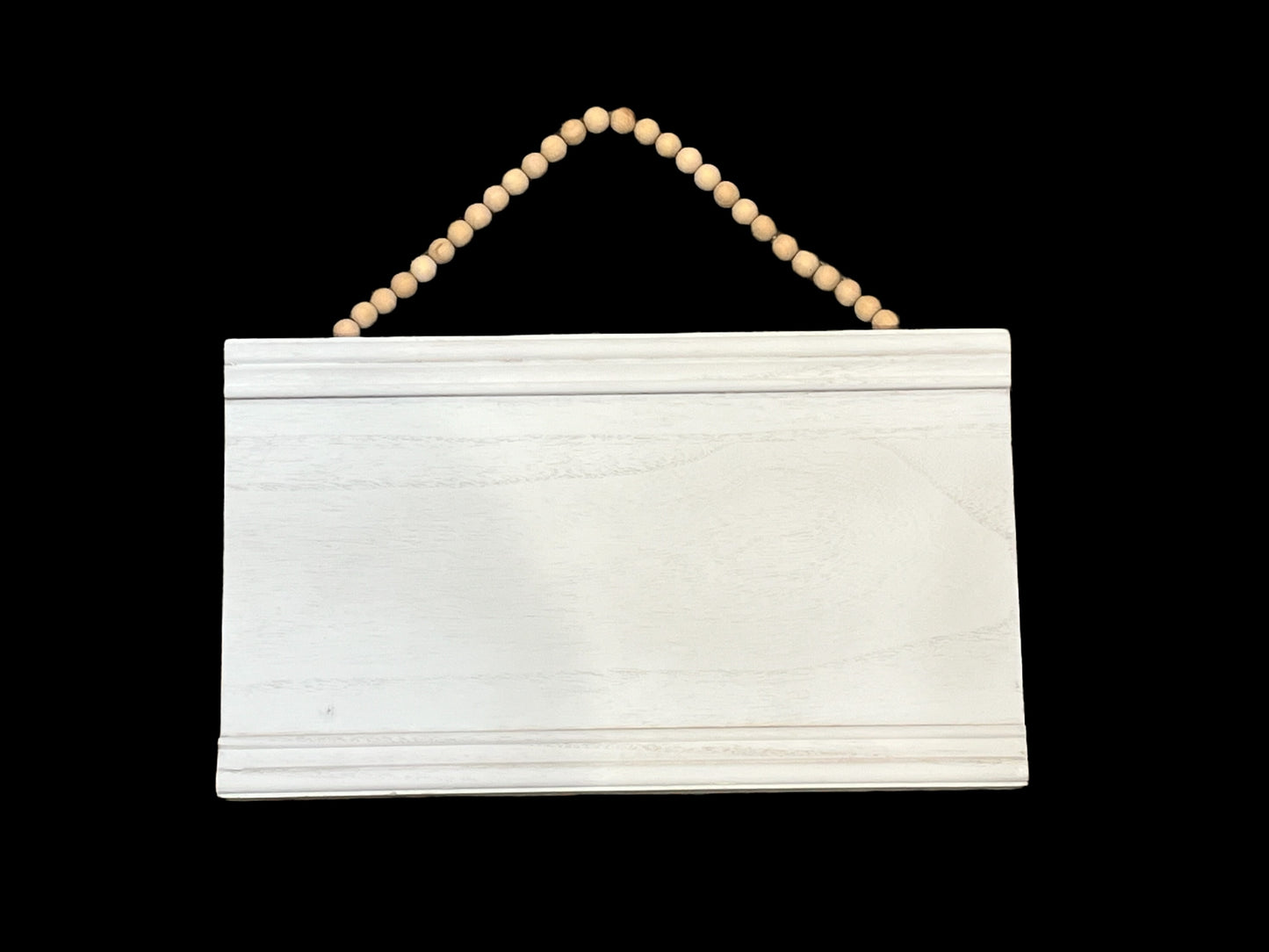 Painted Molding with Beaded Hanger